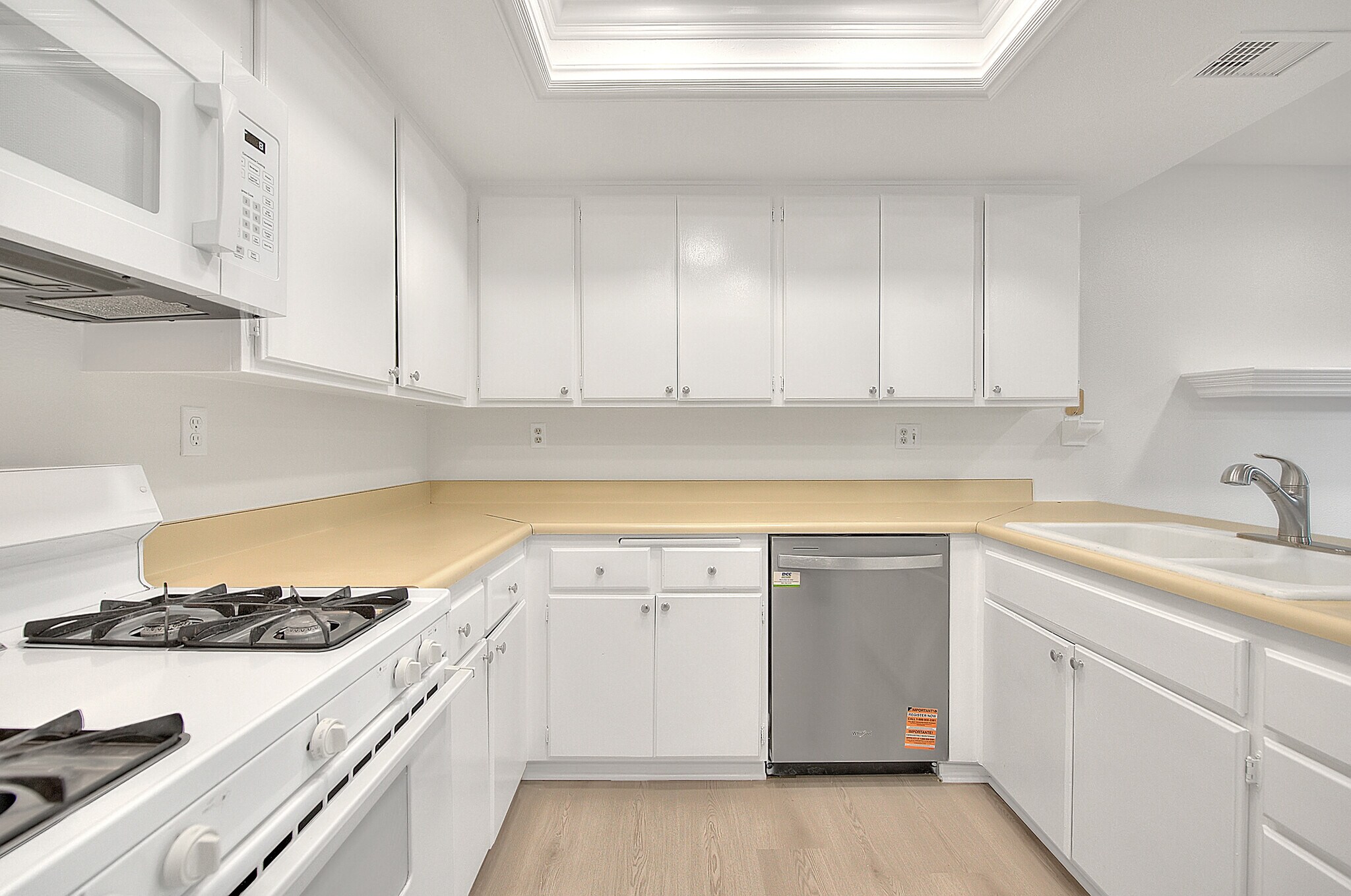 Building Photo - 26222 Fern Glen
