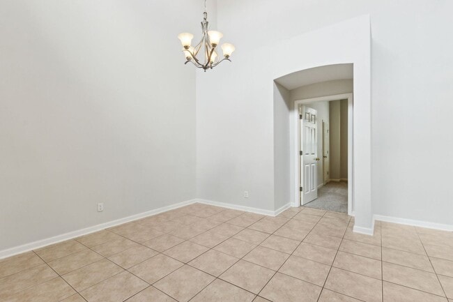 Building Photo - VICTORIA PARK TOWNHOUSE DEED RESTRICTED AR...