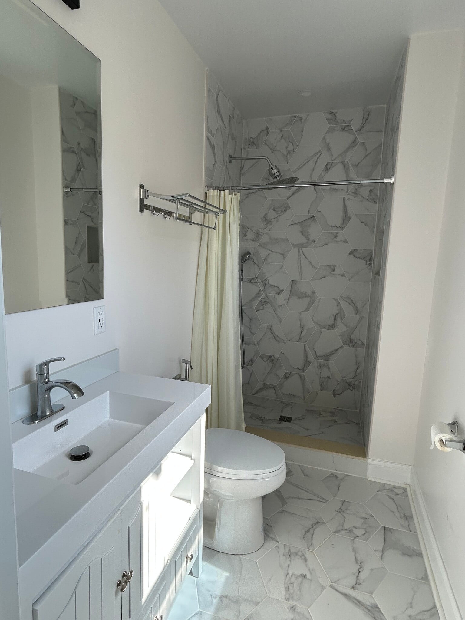 Master Bath with Bidet - 5211 14th St NW