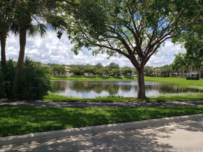 Building Photo - 1445 E Bexley Park Dr