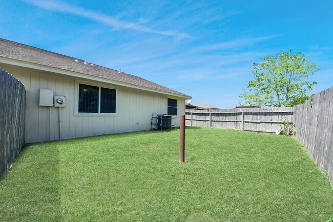 Building Photo - 16423 Monte Carlo Ln