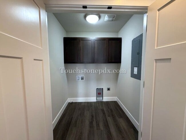 Building Photo - Modern Open Concept 3 Bedroom Home with Balcony and Attached Garage