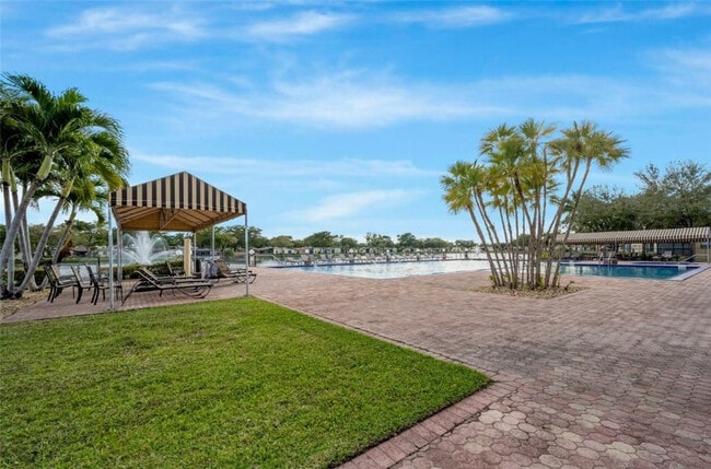 Building Photo - 301 Cambridge Rd