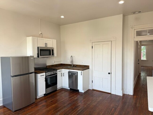 Building Photo - 920 Washington Ave