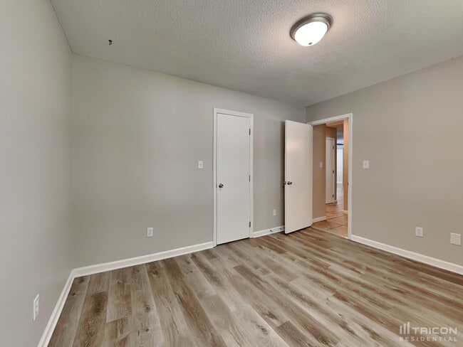 Building Photo - 3336 Castlegate Dr