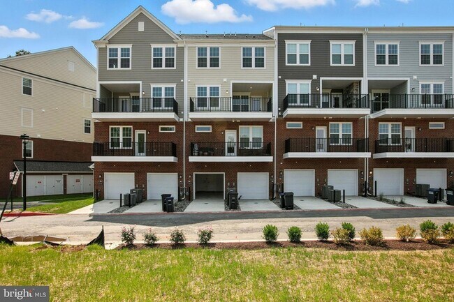Building Photo - 10834 Cedar Ave