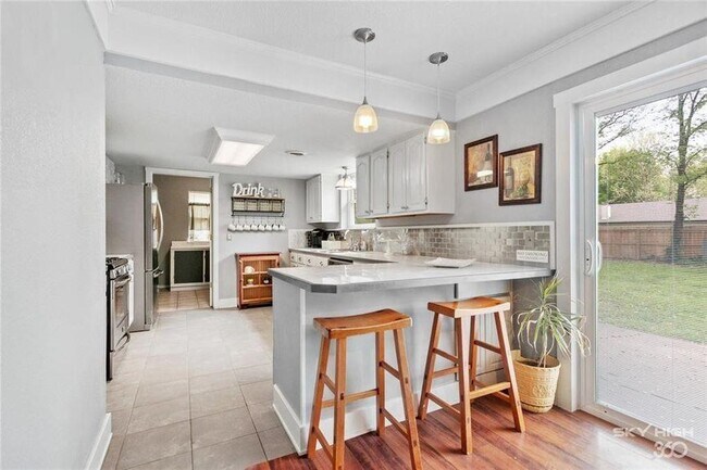 Building Photo - 405 SW 10th St