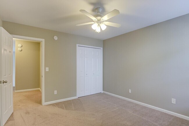 Building Photo - 1007 Brickstone Dr