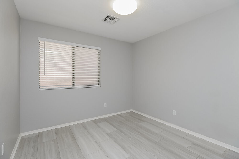 Building Photo - 13748 W Keim Dr