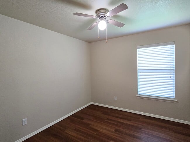 Building Photo - 8205 3 Bars Dr