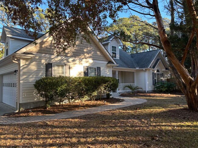 Building Photo - Gorgeous Furnished home in Morehead City!