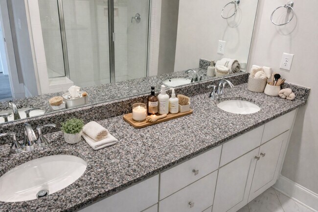 Building Photo - 3BR Townhome • Brand-New Build • 2 Car Garage Parking