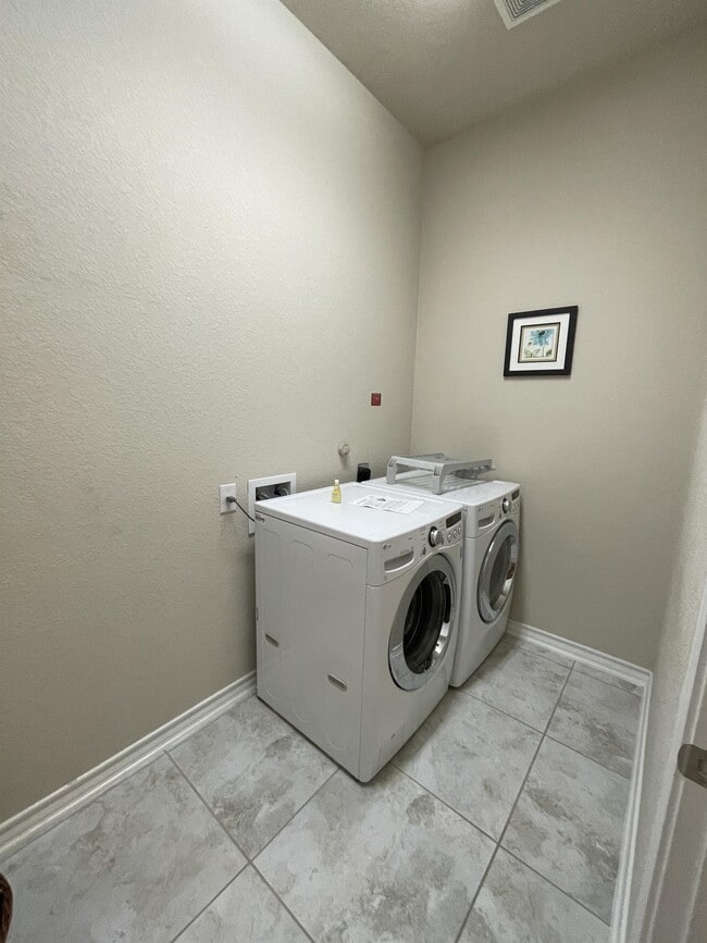 Building Photo - 2826 Winter Gorge