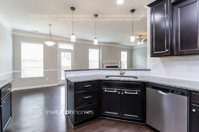 Building Photo - 617 Augustus Lane