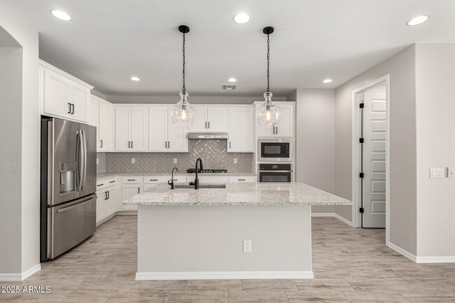 Building Photo - 34924 N Hawley Dr