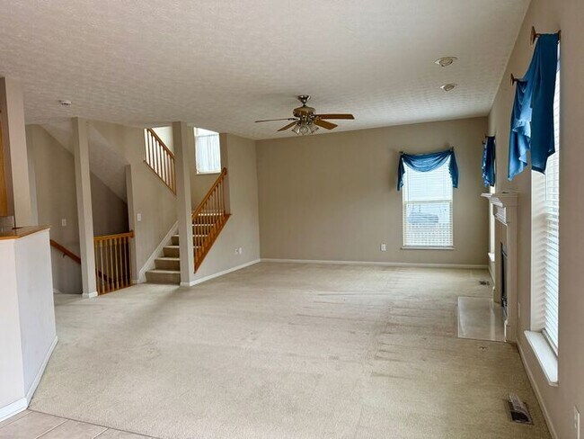 Building Photo - Gorgeous 4 bedroom, 2.5 bath home located in Pickerington Schools