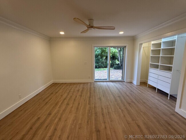 Building Photo - 228 Lake Terrace