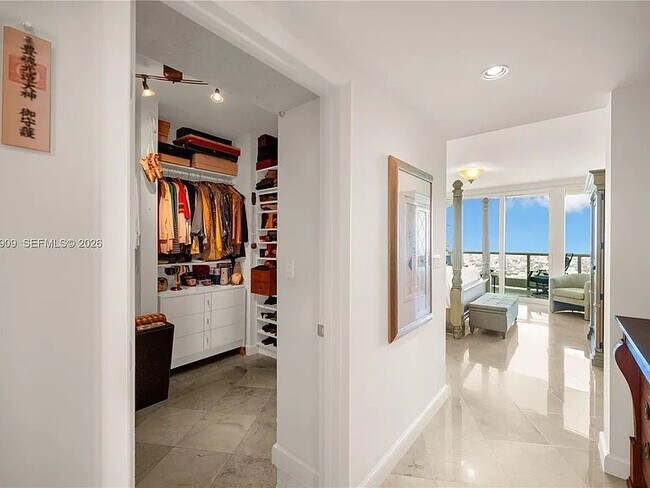 Building Photo - 2127 Brickell Ave