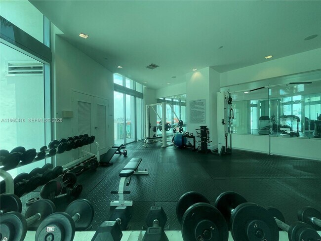 Building Photo - 350 S Miami Ave