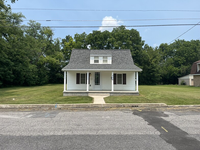 Building Photo - 328 Tyrone St