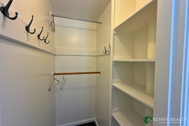 Building Photo - Charming 1 Bedroom Home with Private Yard in Pacifica