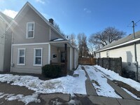 Building Photo - North East Grand Rapids 3Bed 1Bath