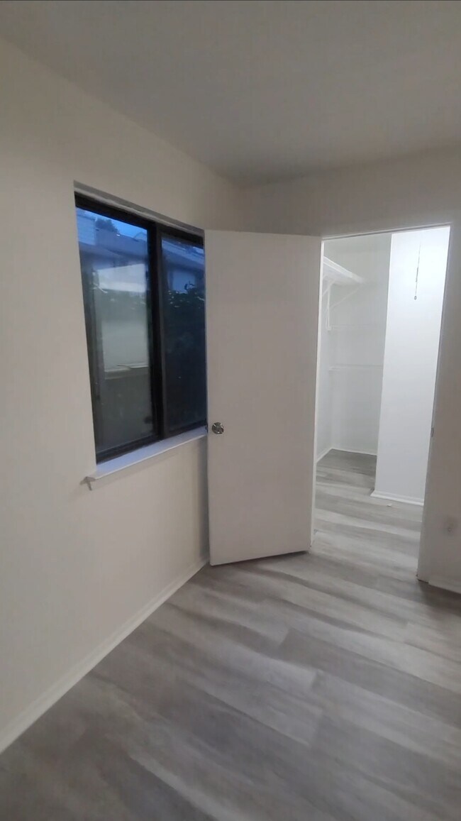 Building Photo - 1303 Morris Ct