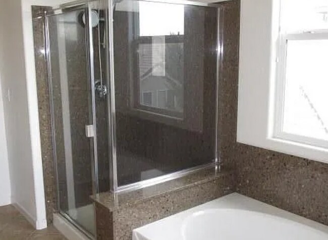 Building Photo - IMMACULATE NATOMAS 4/3 plus office!  Pleas...
