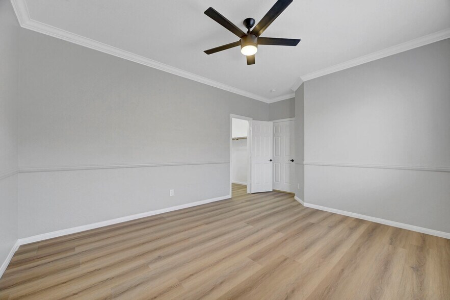 Building Photo - 11013 Mount Royal Ave