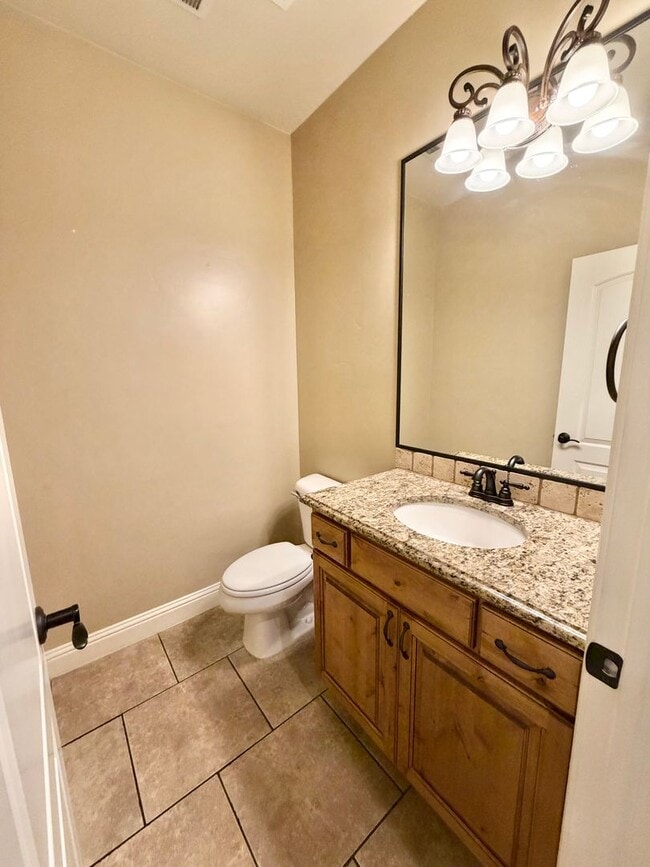 Building Photo - Beautiful 4 bed 2.5 bath Home!