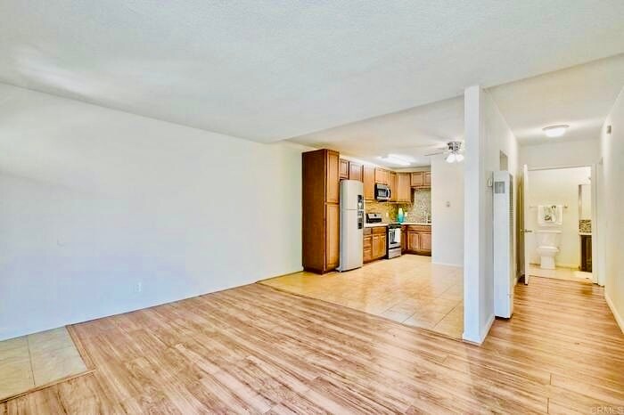 Building Photo - 868 E Alvarado St