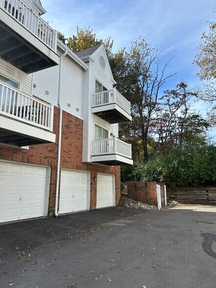 Building Photo - 317 Clayton Crossing Pl