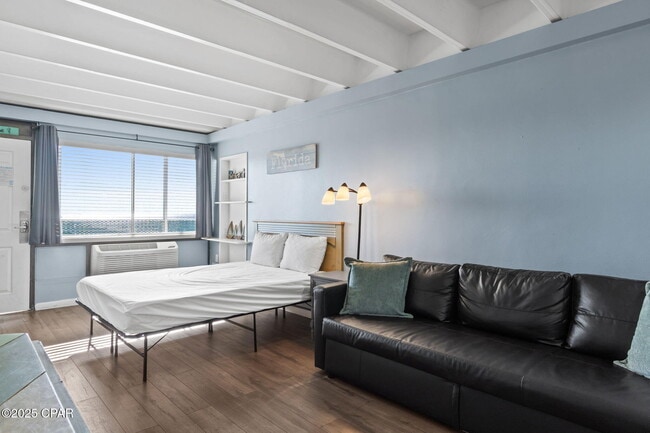 Building Photo - 14401 Front Beach Rd