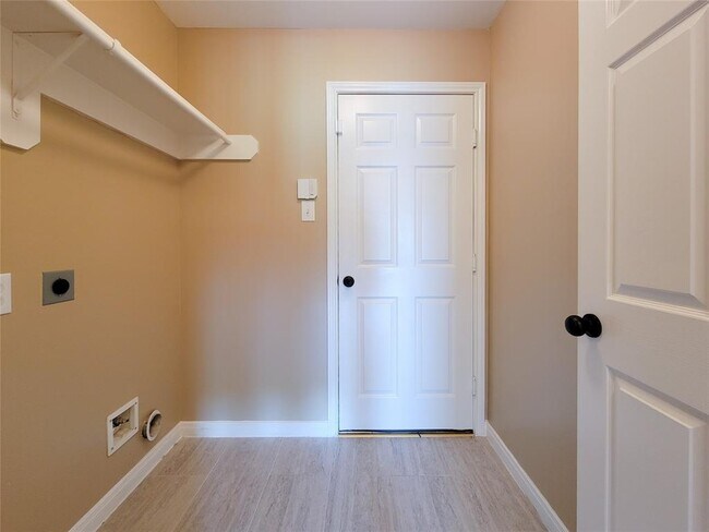 Building Photo - 21122 Golden Sycamore tr