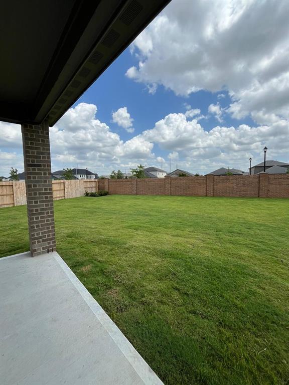 Building Photo - 21627 Royal Jett Dr