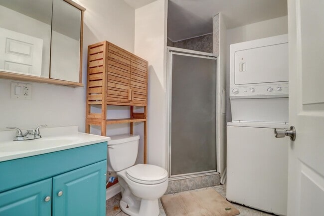 Building Photo - Quiet and Serene Johns Island Living