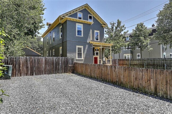 Building Photo - 35 Hammond St