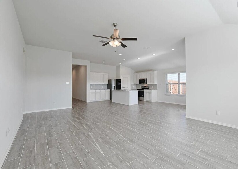 Building Photo - 9825 Mescalbean Blvd