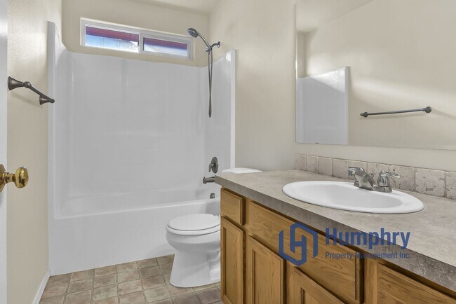 Building Photo - 3956 E Granger Dr