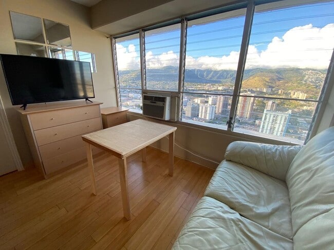 Building Photo - Furnished Studio at Regency Tower * Parking * AC