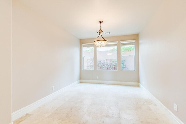 Building Photo - Live The Red Rock Country Club Lifestyle!!