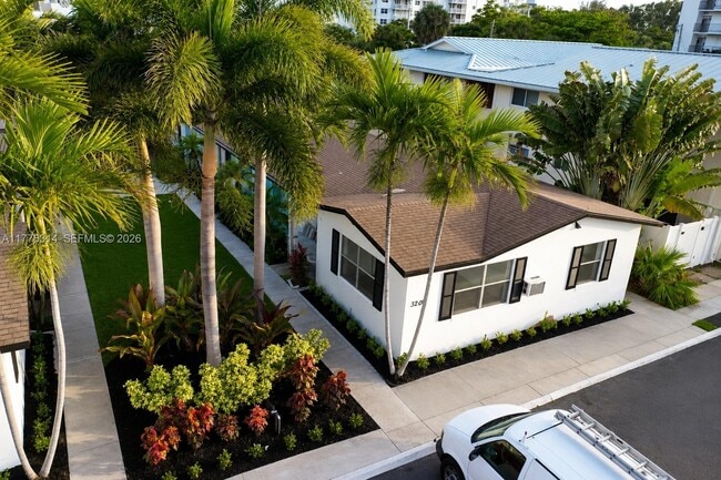 Building Photo - 3210 Canal Dr