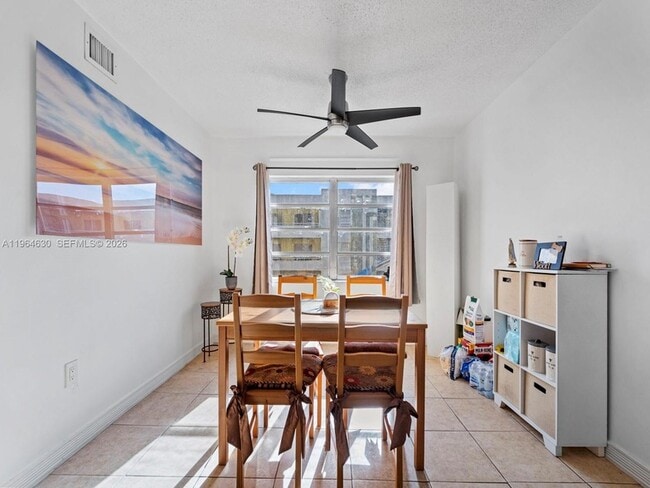 Building Photo - 10641 SW 108th Ave