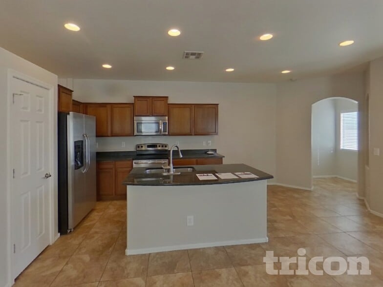 Building Photo - 36907 W Mondragone Ln