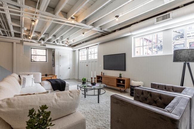 Building Photo - 2228 N Kedzie Blvd