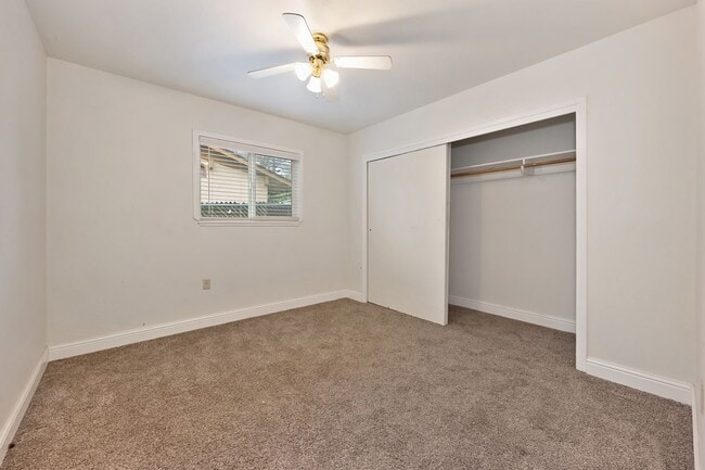 Building Photo - Charming 3 Bedroom, 2 Bath Home Close to Town