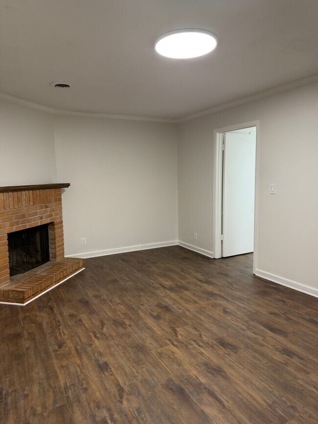 Building Photo - 00401