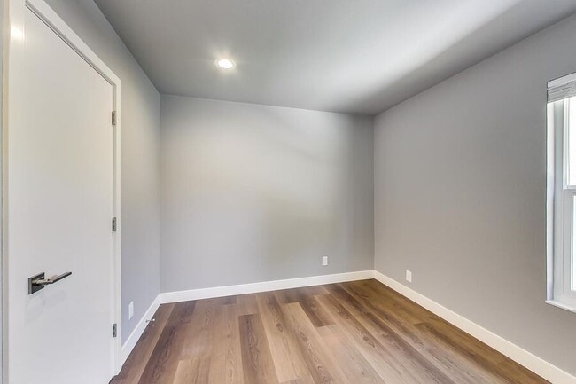 Building Photo - 4401 Castanos St