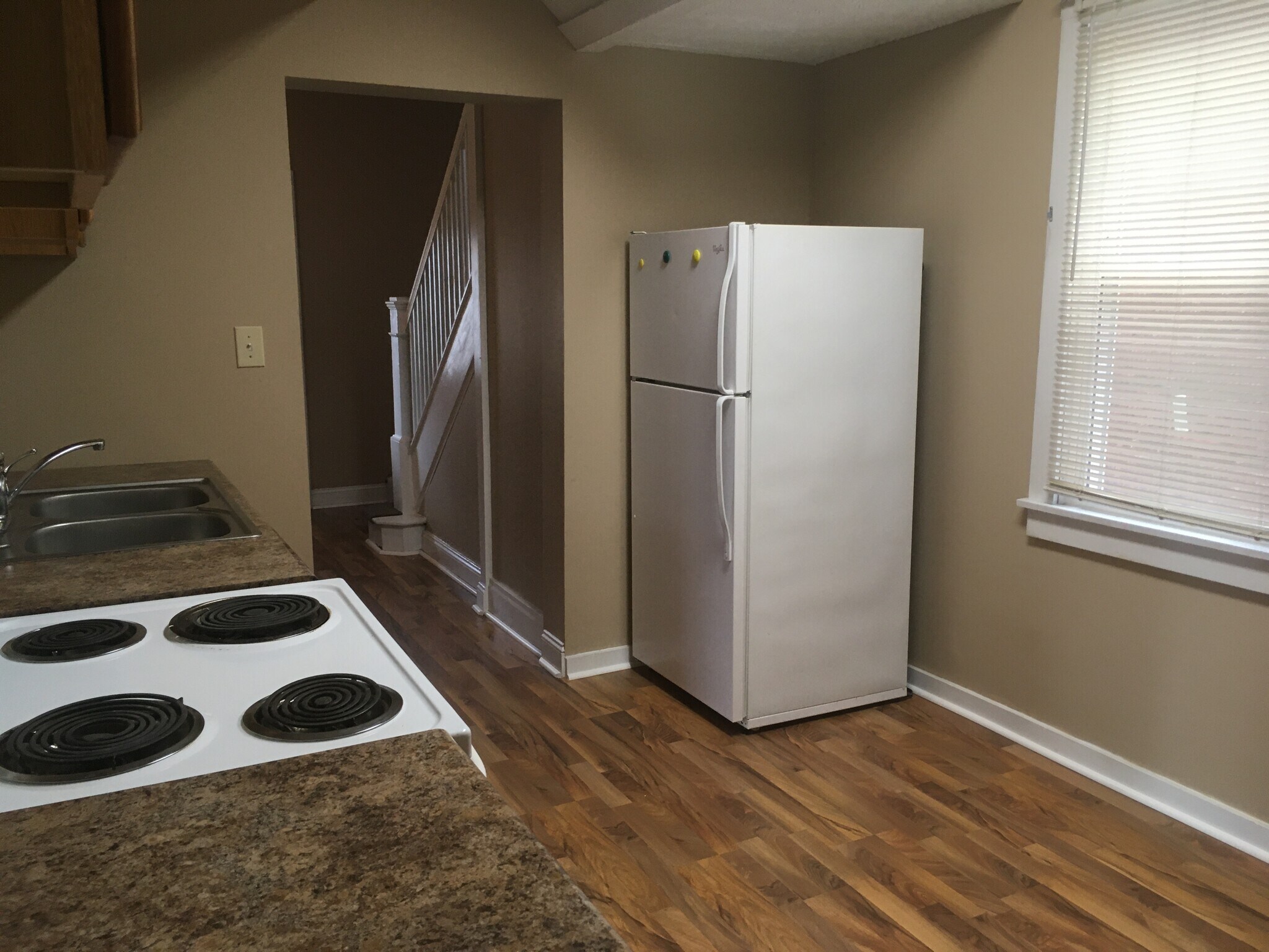 Building Photo - 657 Marion Ct