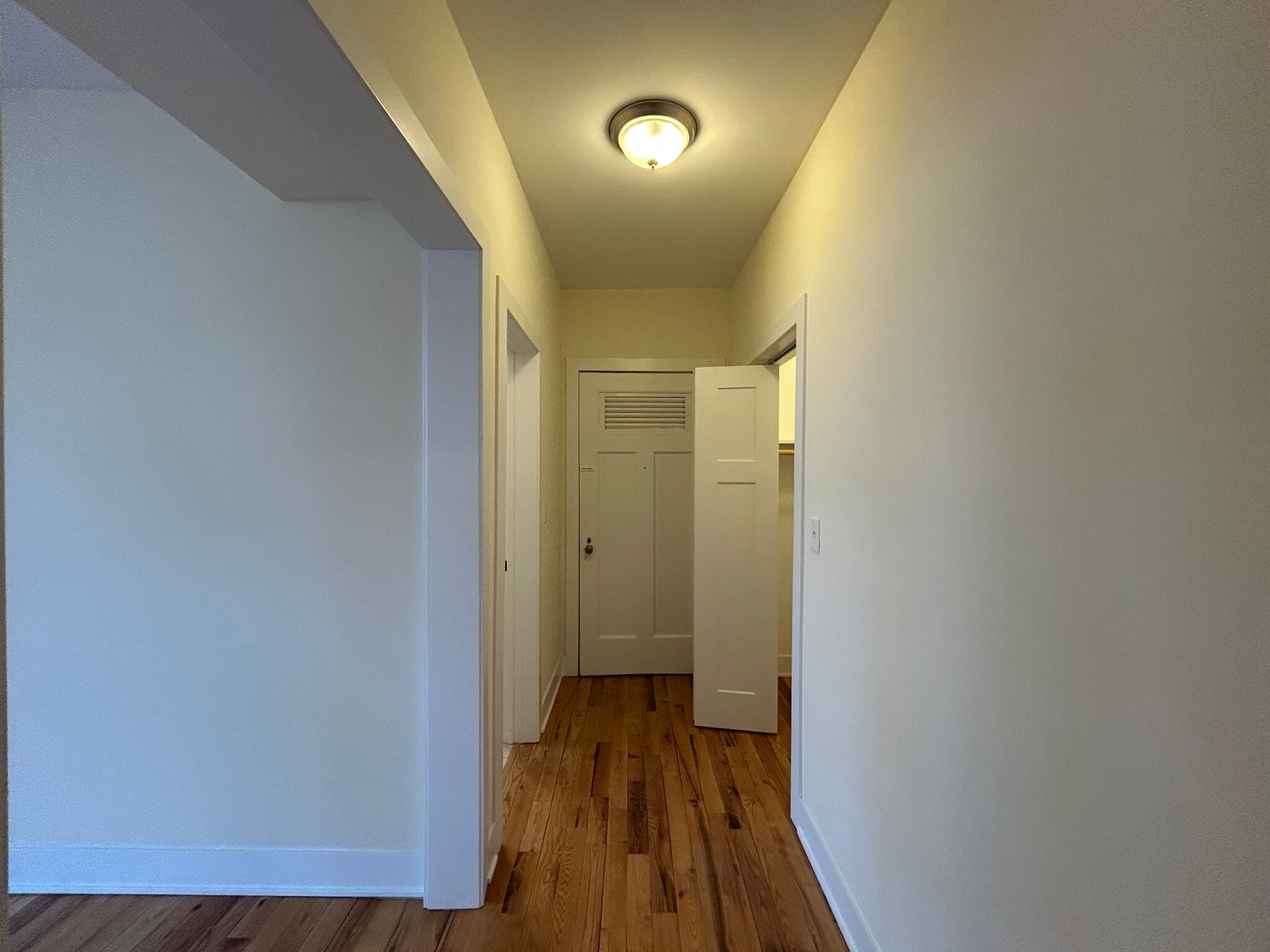 Building Photo - 338 Tudor Ct